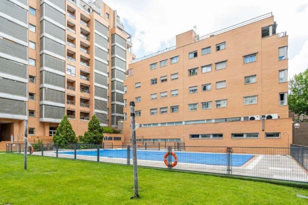 Impresionante Apartamento De 4 Dormitorios 3 Banos Y 2 Plazas De Garaje Madryt Zewnętrze zdjęcie