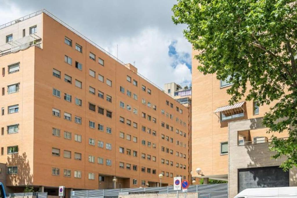 Impresionante Apartamento De 4 Dormitorios 3 Banos Y 2 Plazas De Garaje Madryt Zewnętrze zdjęcie