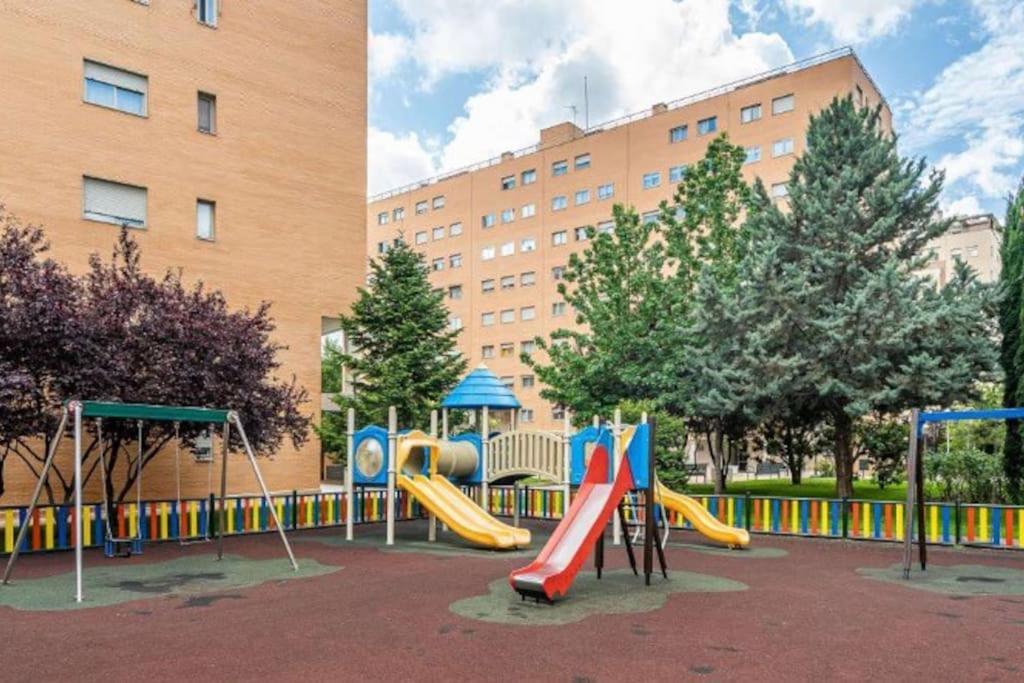 Impresionante Apartamento De 4 Dormitorios 3 Banos Y 2 Plazas De Garaje Madryt Zewnętrze zdjęcie